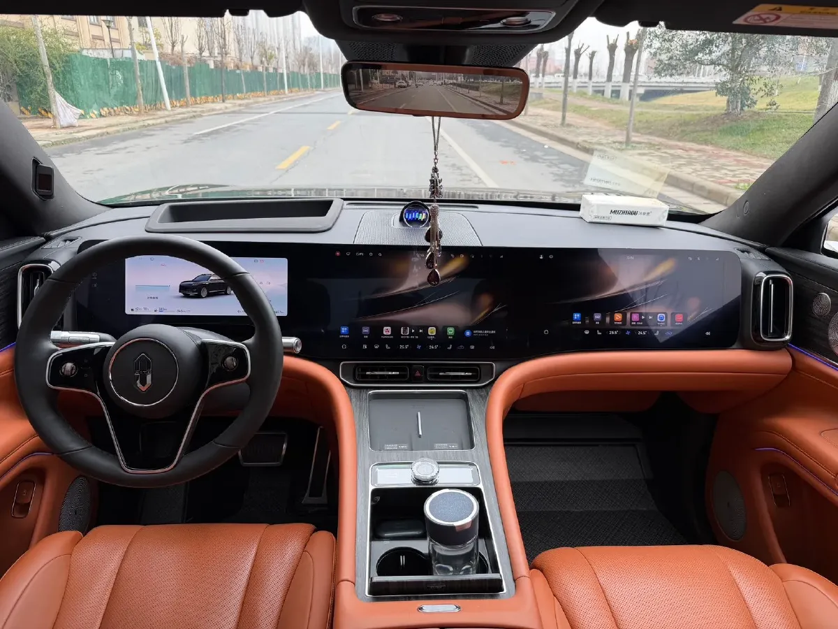 2025 AITO AITO M9 REEV 160HP REEV 52KWH,autocango,china used car exporter,china ev exporter,chinese used car exporter,chinese used ev exporter