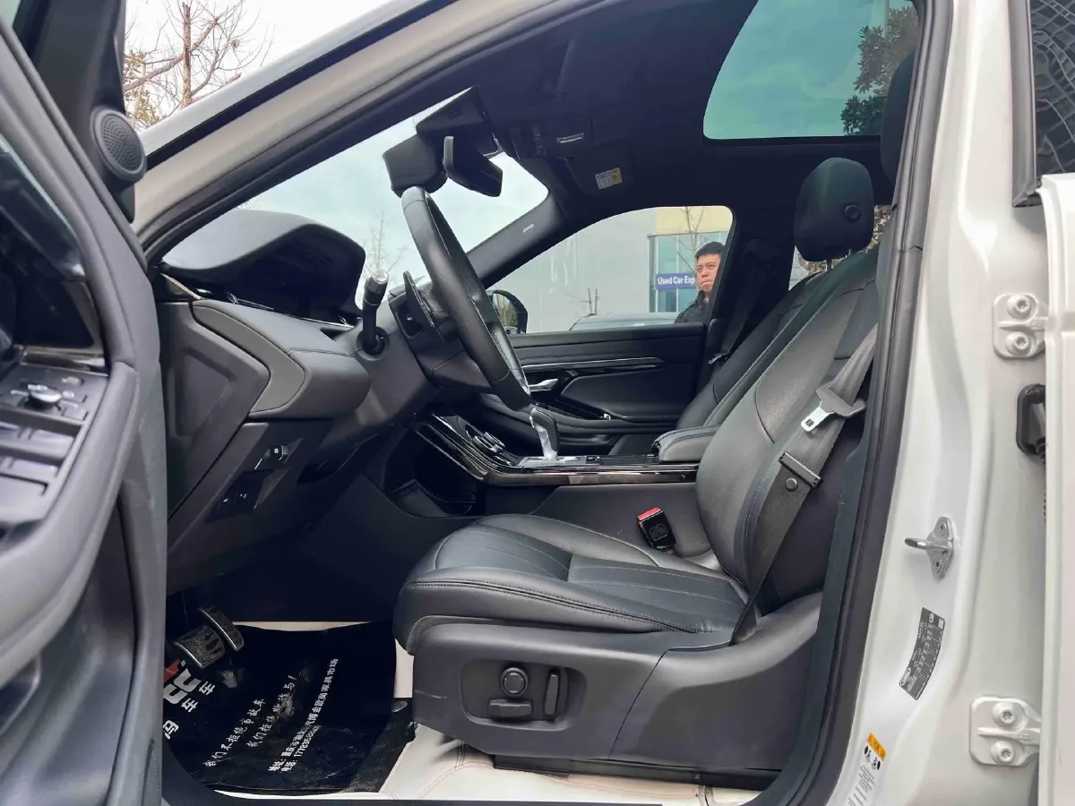 2020 Land Rover Range Rover Evoque 2.0T 249HP L4 9AT,autocango,china used car exporter,china ev exporter,chinese used car exporter,chinese used ev exporter