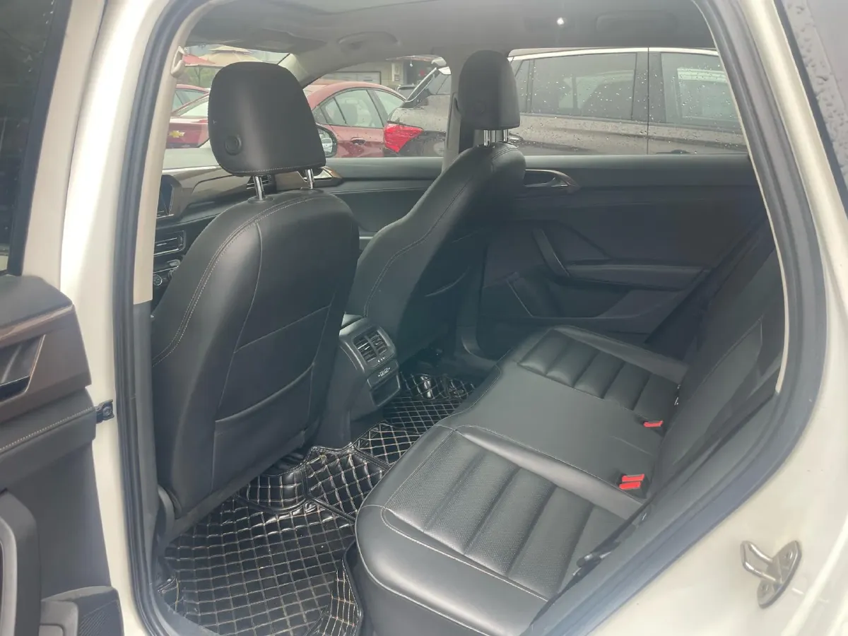 2019 Jeep Compass 1.3T 173HP L4 9AT,autocango,china used car exporter,china ev exporter,chinese used car exporter,chinese used ev exporter