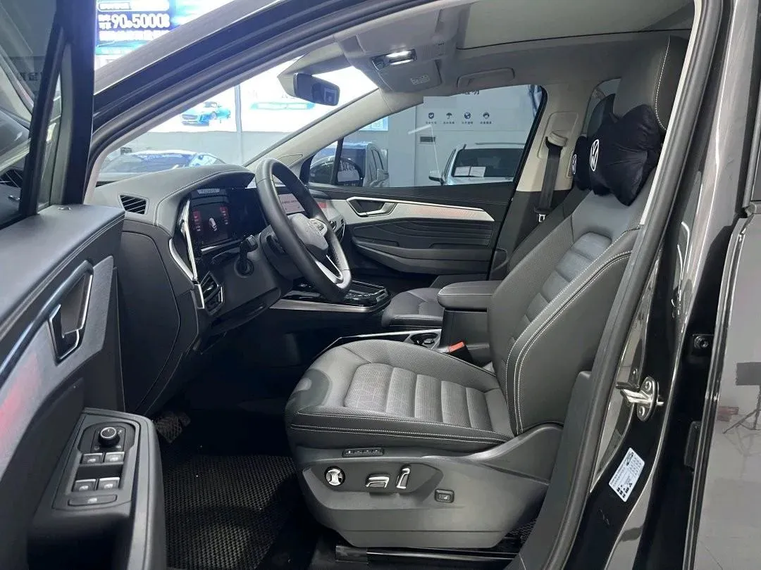 2024 Volkswagen Talagon 2.0T 186HP L4 7DCT,autocango,china used car exporter,china ev exporter,chinese used car exporter,chinese used ev exporter