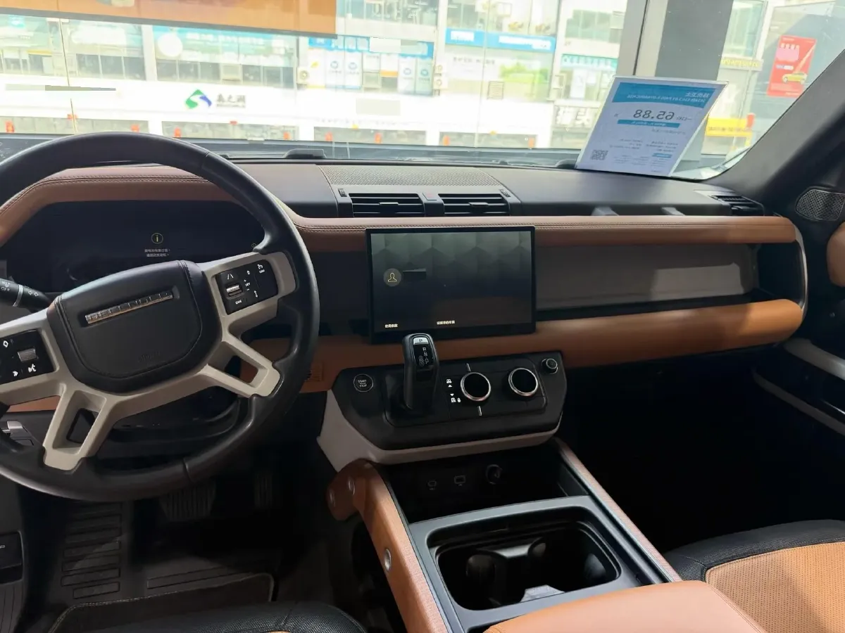 2024 Land Rover Defender 3.0T 400HP L6 8AT,autocango,china used car exporter,china ev exporter,chinese used car exporter,chinese used ev exporter