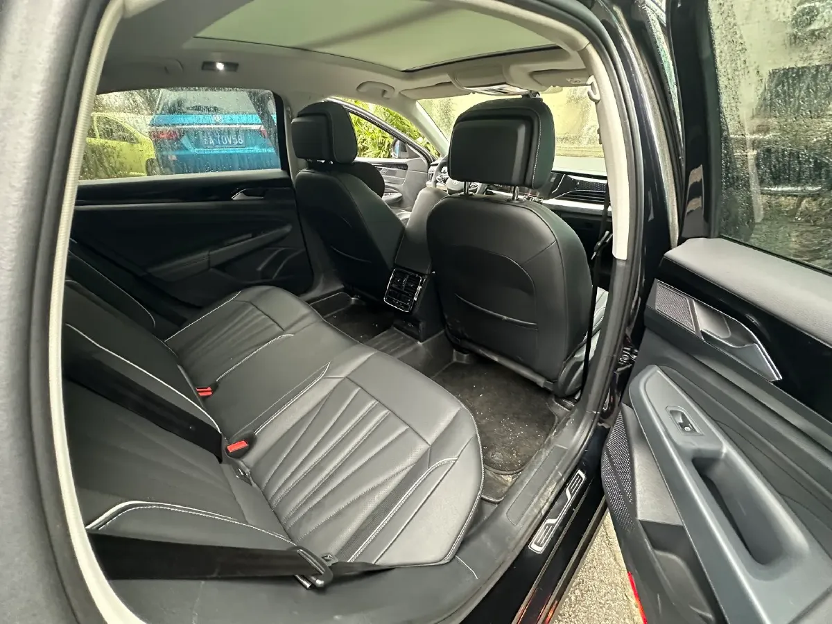 2024 Volkswagen Passat 2.0T 220HP L4 7DCT,autocango,china used car exporter,china ev exporter,chinese used car exporter,chinese used ev exporter