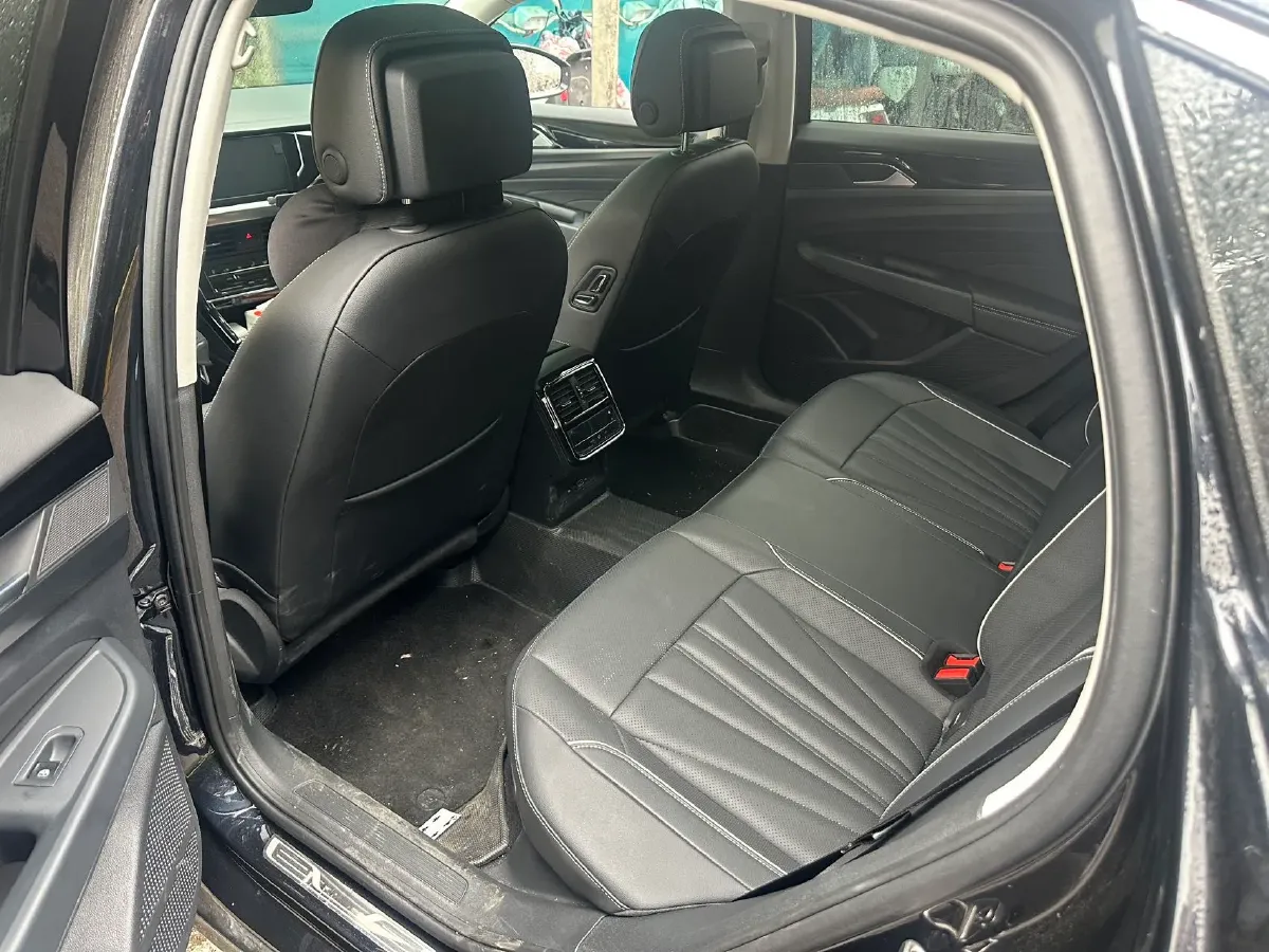 2024 Volkswagen Passat 2.0T 220HP L4 7DCT,autocango,china used car exporter,china ev exporter,chinese used car exporter,chinese used ev exporter