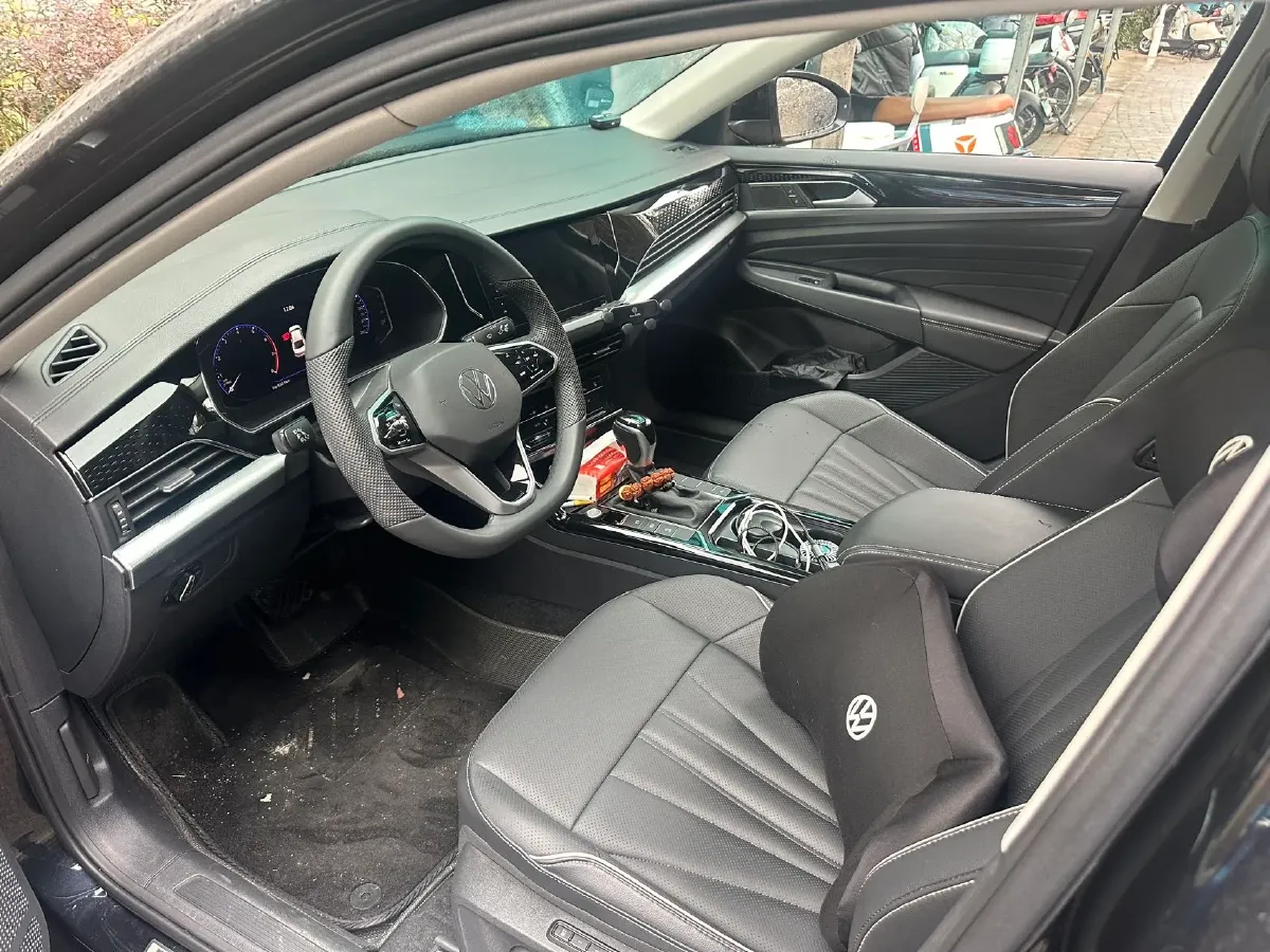 2024 Volkswagen Passat 2.0T 220HP L4 7DCT,autocango,china used car exporter,china ev exporter,chinese used car exporter,chinese used ev exporter