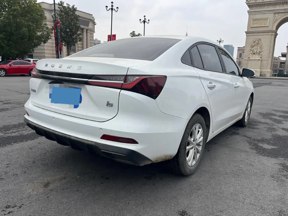 2023 Roewe i5 1.5L 129HP L4 5MT,autocango,china used car exporter,china ev exporter,chinese used car exporter,chinese used ev exporter