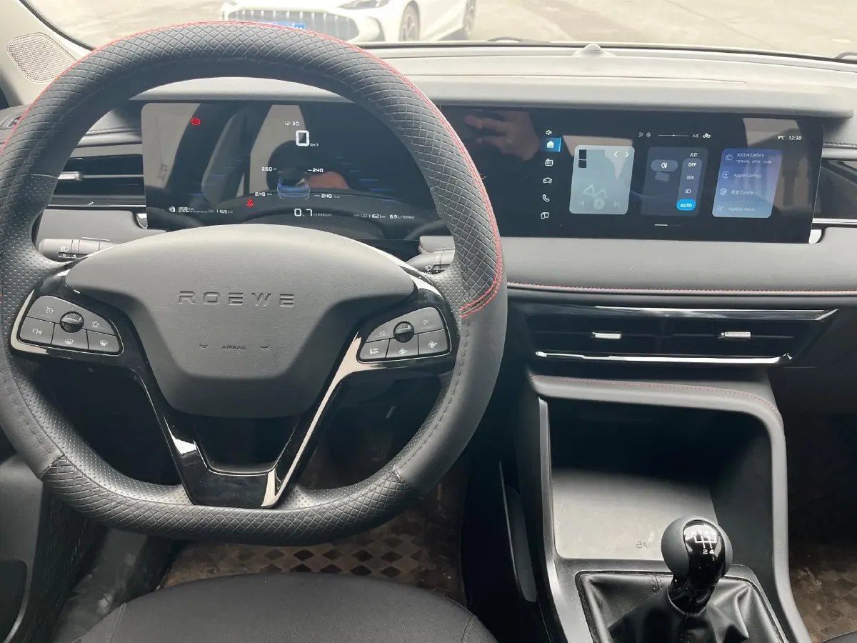 2023 Roewe i5 1.5L 129HP L4 5MT,autocango,china used car exporter,china ev exporter,chinese used car exporter,chinese used ev exporter