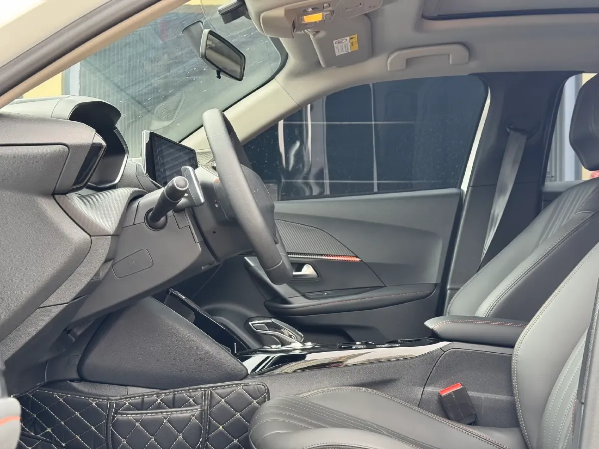 2022 Peugeot 2008 1.2T 136HP L3 6DCT,autocango,china used car exporter,china ev exporter,chinese used car exporter,chinese used ev exporter