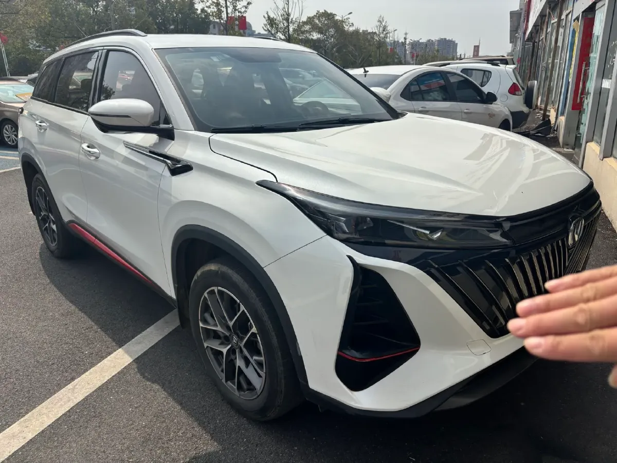 2022 ChangAn CS75 Plus 1.5T 188HP L4 8AT,autocango,china used car exporter,china ev exporter,chinese used car exporter,chinese used ev exporter