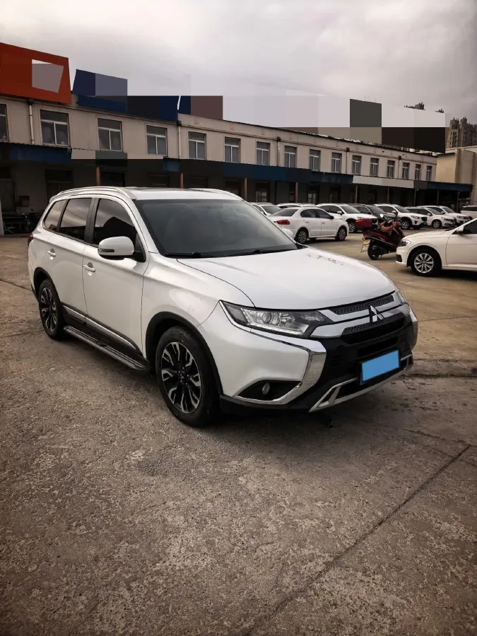 2020 Mitsubishi Outlander 2.0L 166HP L4 CVT,autocango,china used car exporter,china ev exporter,chinese used car exporter,chinese used ev exporter