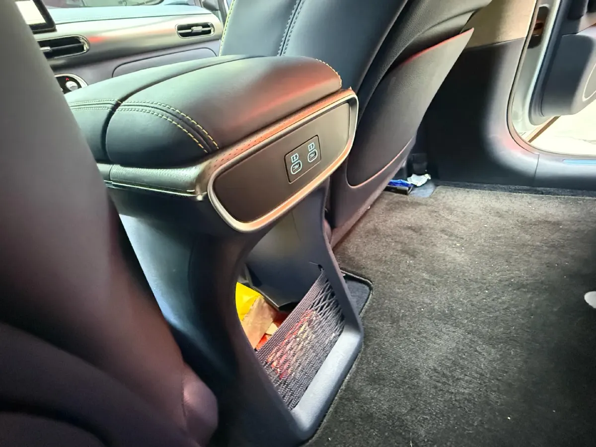 2023 Genesis GV60 BEV 76.4KWH,autocango,china used car exporter,china ev exporter,chinese used car exporter,chinese used ev exporter