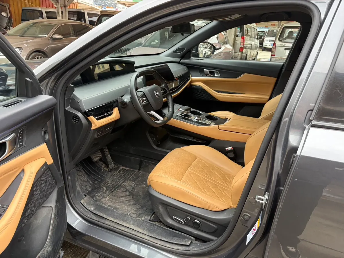 2021 ChangAn UNI-K 2.0T 233HP L4 8AT,autocango,china used car exporter,china ev exporter,chinese used car exporter,chinese used ev exporter