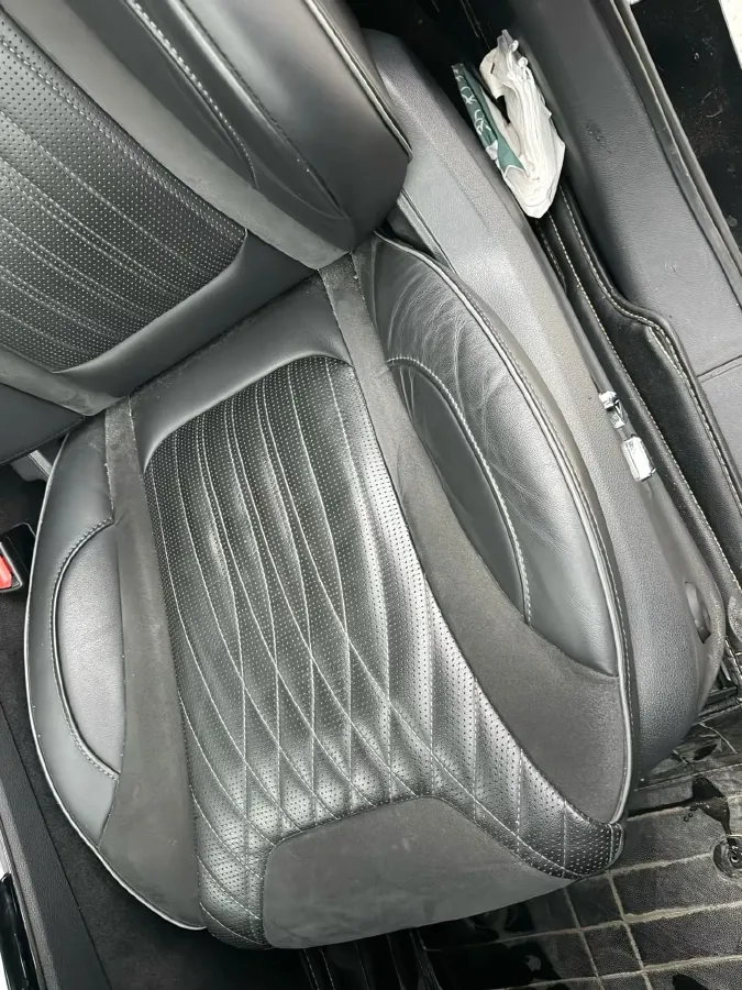 2022 HongQi HS5 2.0T 224HP L4 6AT,autocango,china used car exporter,china ev exporter,chinese used car exporter,chinese used ev exporter