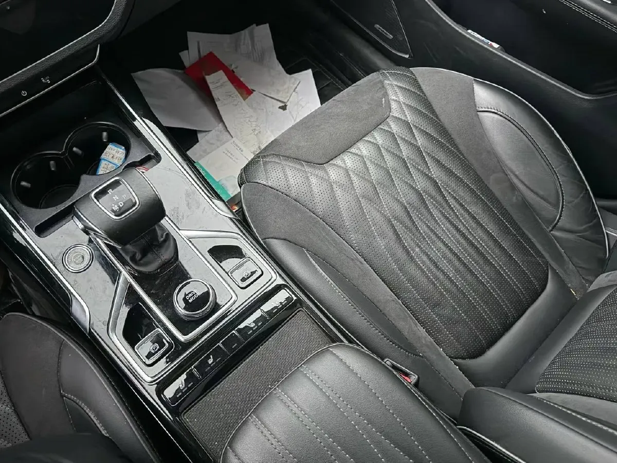 2022 HongQi HS5 2.0T 224HP L4 6AT,autocango,china used car exporter,china ev exporter,chinese used car exporter,chinese used ev exporter