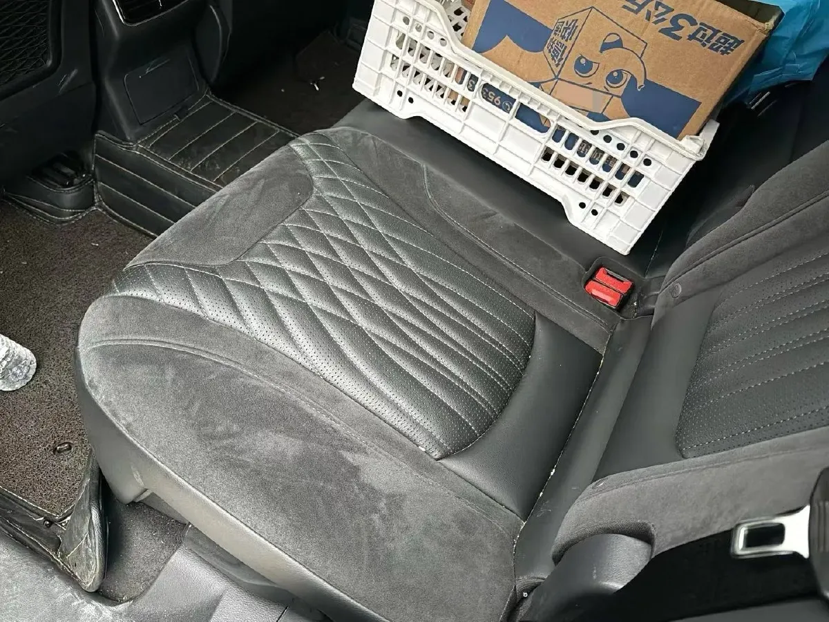 2022 HongQi HS5 2.0T 224HP L4 6AT,autocango,china used car exporter,china ev exporter,chinese used car exporter,chinese used ev exporter