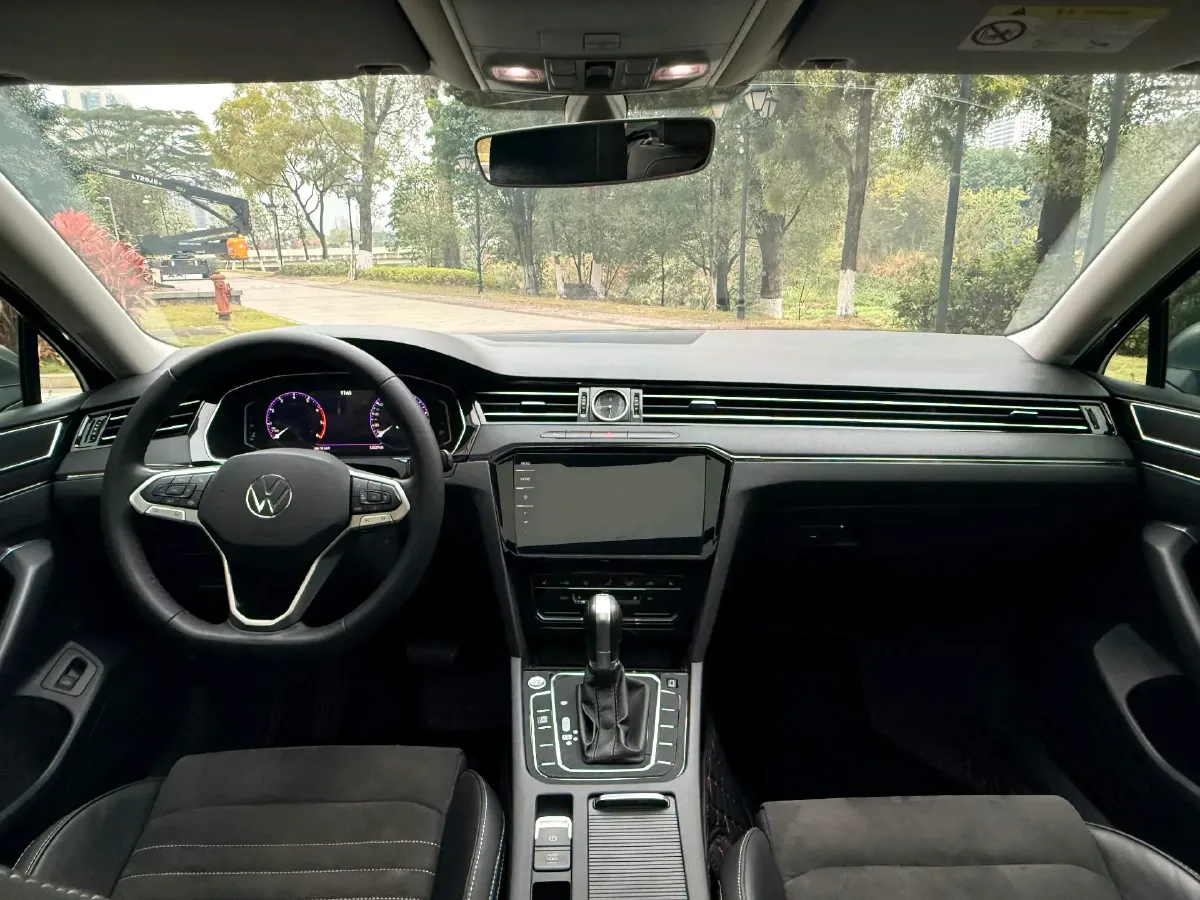 2021 Volkswagen Magotan 2.0T 186HP L4 7DCT,autocango,china used car exporter,china ev exporter,chinese used car exporter,chinese used ev exporter