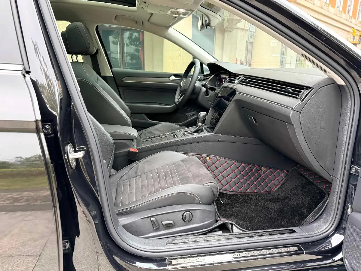 2021 Volkswagen Magotan 2.0T 186HP L4 7DCT,autocango,china used car exporter,china ev exporter,chinese used car exporter,chinese used ev exporter