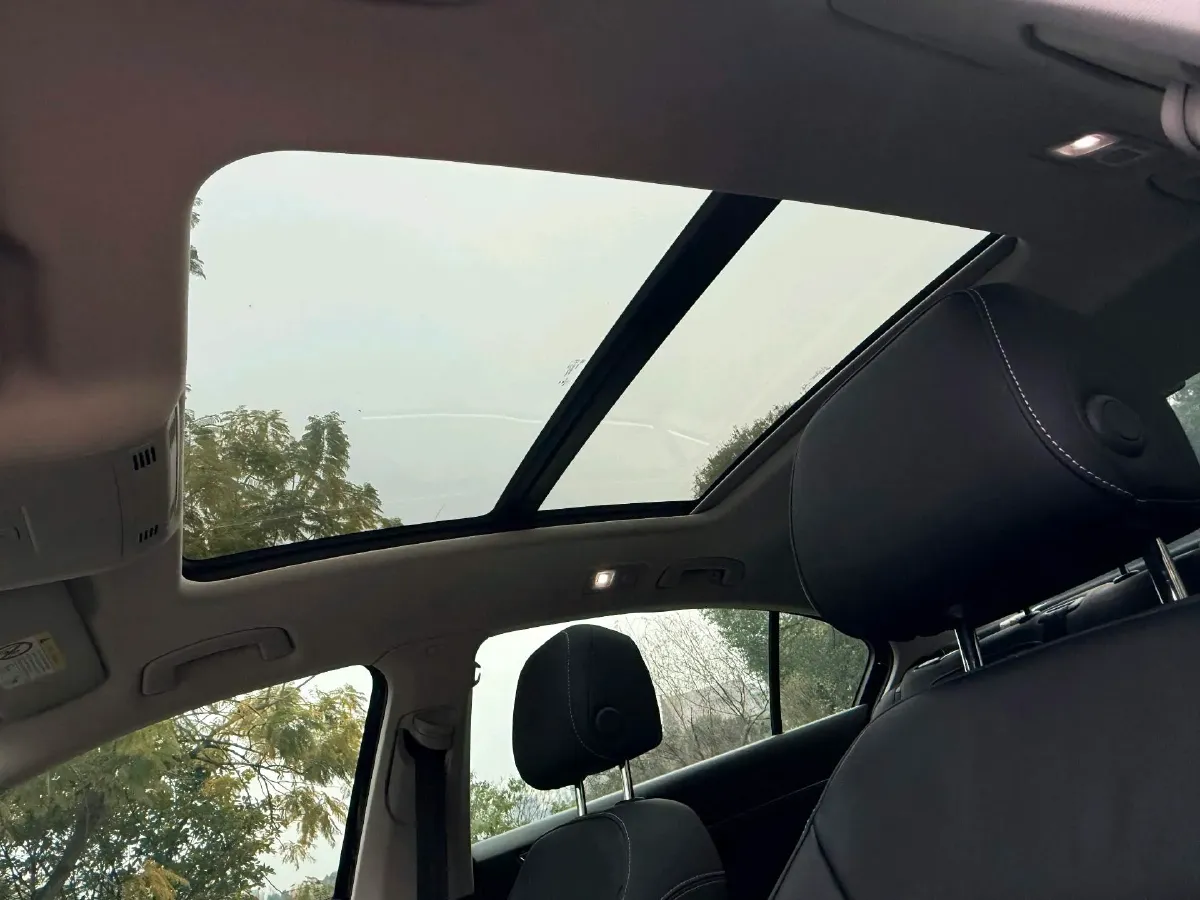 2021 Volkswagen Magotan 2.0T 186HP L4 7DCT,autocango,china used car exporter,china ev exporter,chinese used car exporter,chinese used ev exporter