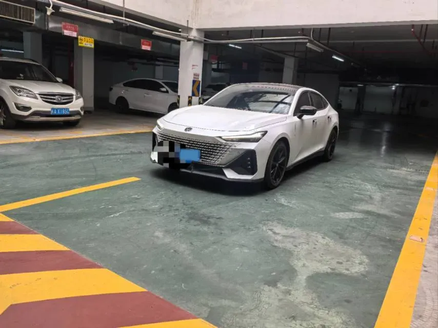 2023 ChangAn UNI-V 1.5T 188HP L4 7DCT,autocango,china used car exporter,china ev exporter,chinese used car exporter,chinese used ev exporter