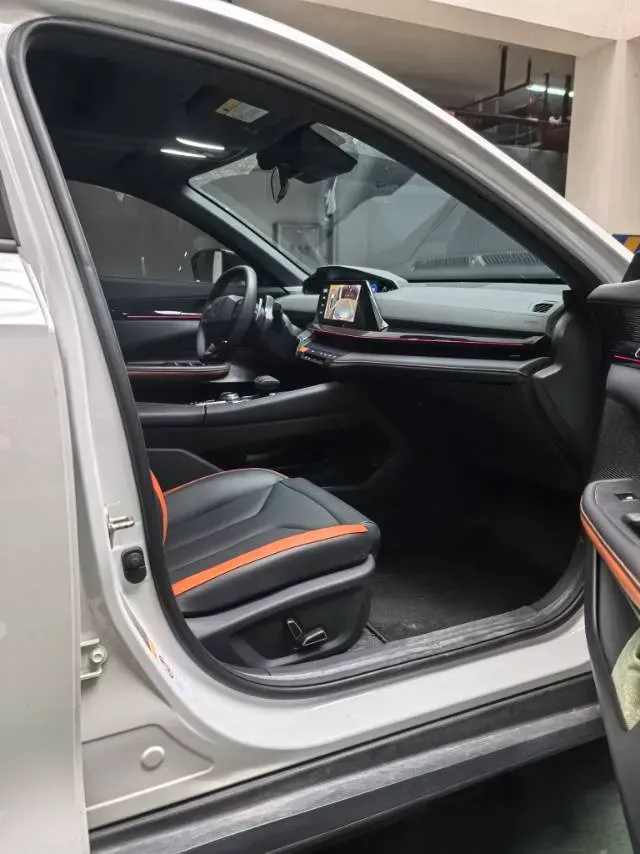 2023 ChangAn UNI-V 1.5T 188HP L4 7DCT,autocango,china used car exporter,china ev exporter,chinese used car exporter,chinese used ev exporter