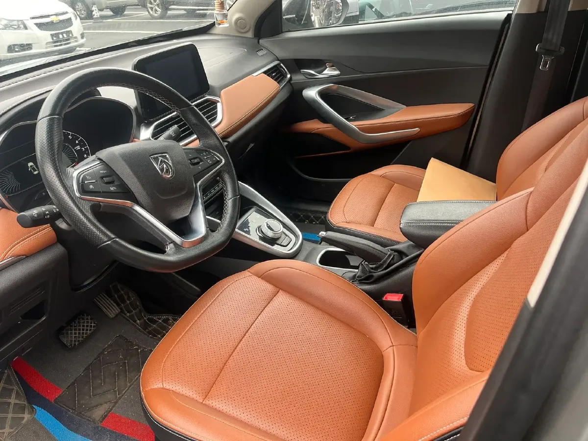 2017 HaiMa S5 Young Edition 1.6L 122HP L4 5MT,autocango,china used car exporter,china ev exporter,chinese used car exporter,chinese used ev exporter