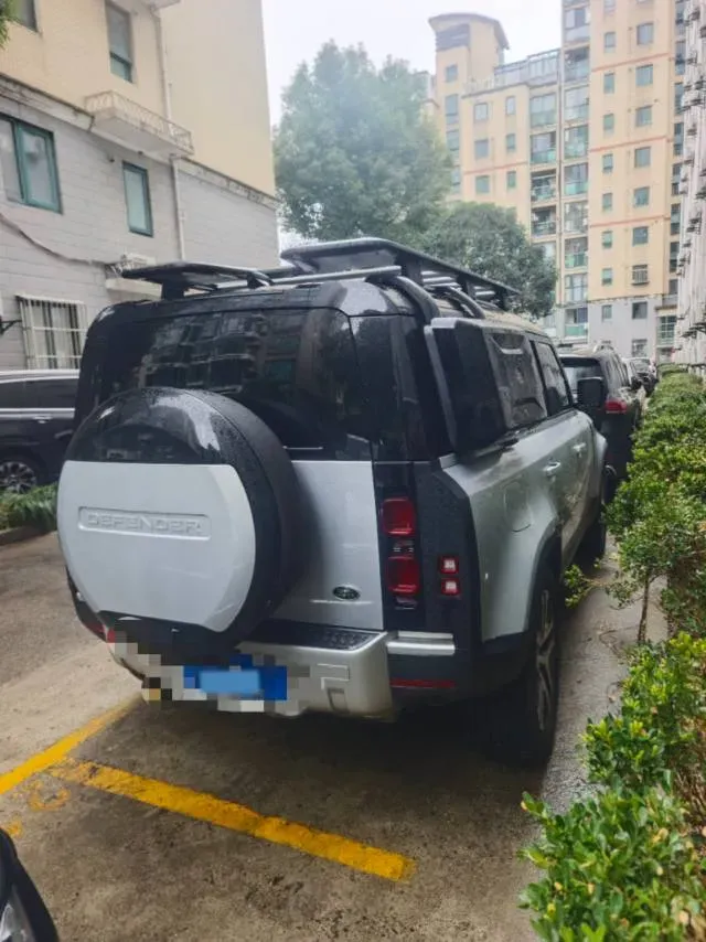 2023 Land Rover Defender 3.0T 400HP L6 8AT,autocango,china used car exporter,china ev exporter,chinese used car exporter,chinese used ev exporter