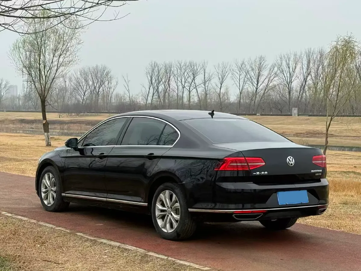 2019 Volkswagen Magotan 2.0T 186HP L4 7DCT,autocango,china used car exporter,china ev exporter,chinese used car exporter,chinese used ev exporter