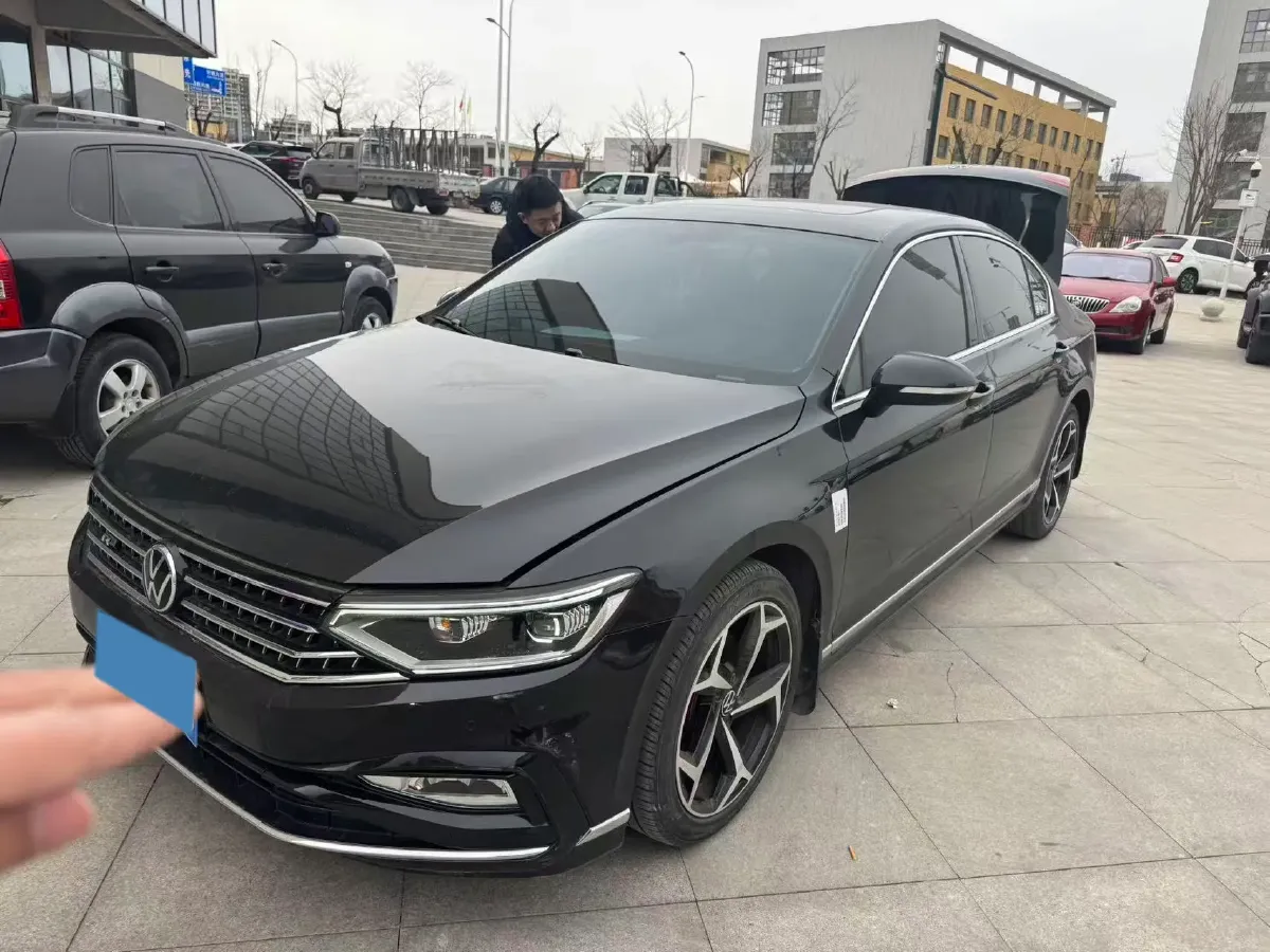 2023 Volkswagen Magotan 2.0T 186HP L4 7DCT,autocango,china used car exporter,china ev exporter,chinese used car exporter,chinese used ev exporter