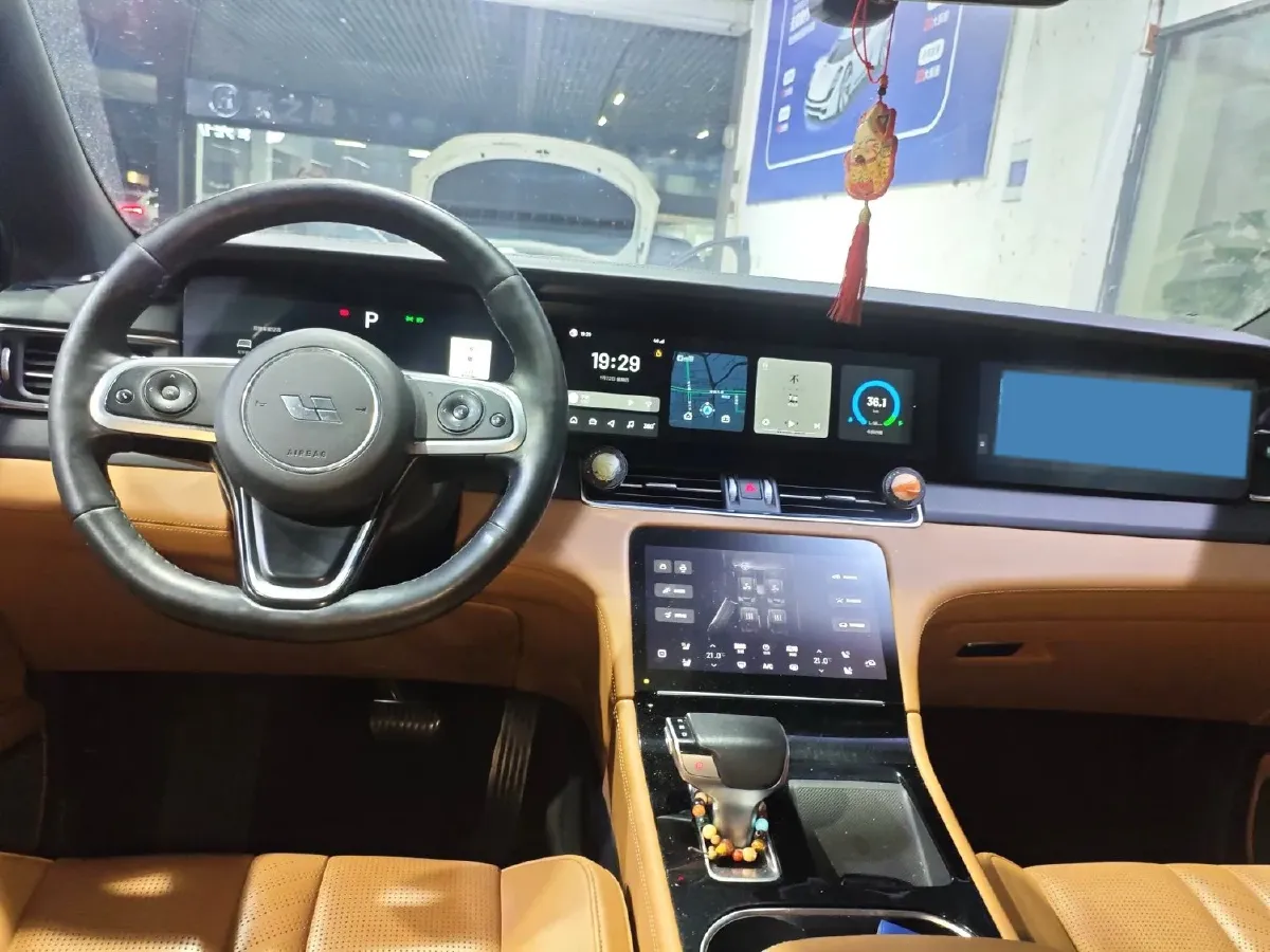 2020 Li ONE Range Extended 131HP REEV 40.5KWH,autocango,china used car exporter,china ev exporter,chinese used car exporter,chinese used ev exporter