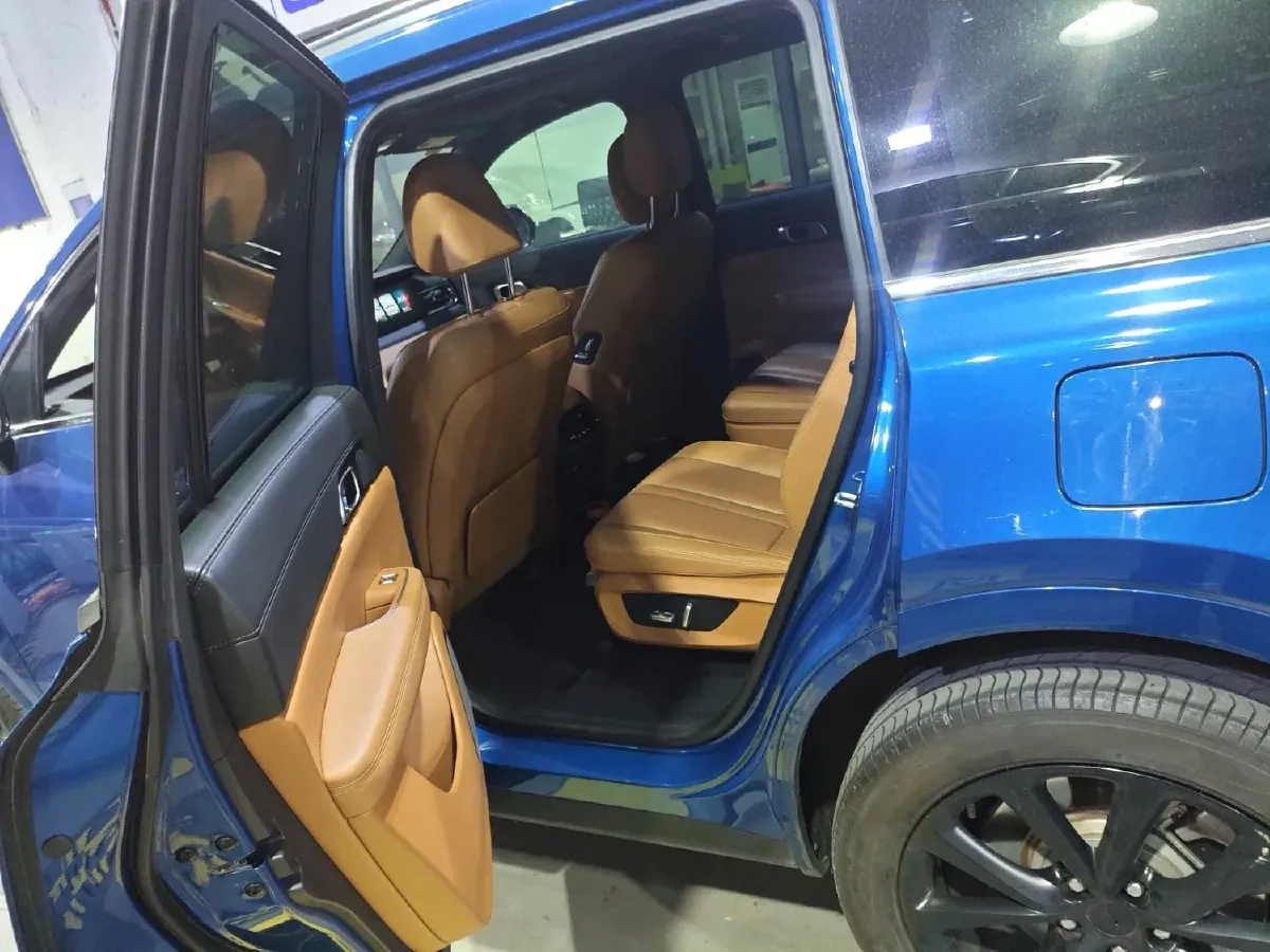 2020 Li ONE Range Extended 131HP REEV 40.5KWH,autocango,china used car exporter,china ev exporter,chinese used car exporter,chinese used ev exporter