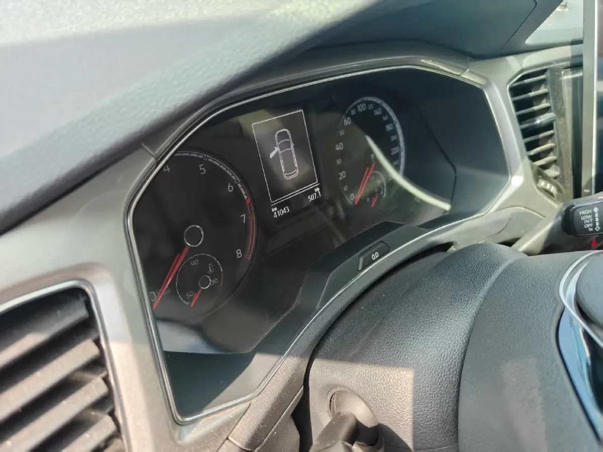 2022 Volkswagen T-Roc 1.4T 150HP L4 7DCT,autocango,china used car exporter,china ev exporter,chinese used car exporter,chinese used ev exporter