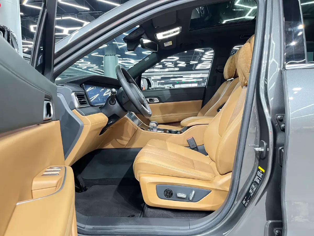 2020 Li ONE Range Extended 131HP REEV 40.5KWH,autocango,china used car exporter,china ev exporter,chinese used car exporter,chinese used ev exporter