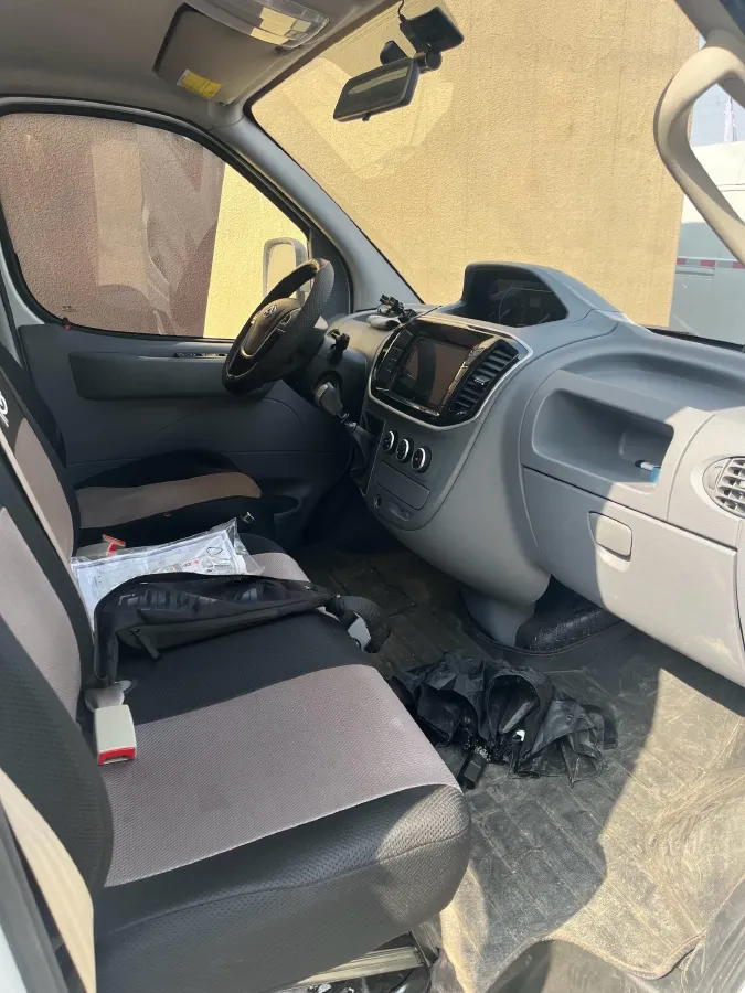 2023 MAXUS XinTu V80 2.0T 127HP L4 6MT,autocango,china used car exporter,china ev exporter,chinese used car exporter,chinese used ev exporter