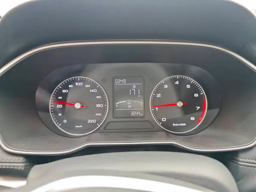 2020 Roewe RX3 1.6L 125HP L4 5MT,autocango,china used car exporter,china ev exporter,chinese used car exporter,chinese used ev exporter