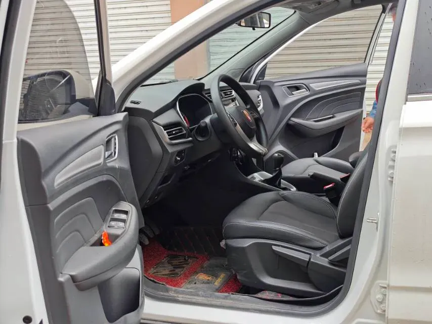 2020 Roewe RX3 1.6L 125HP L4 5MT,autocango,china used car exporter,china ev exporter,chinese used car exporter,chinese used ev exporter