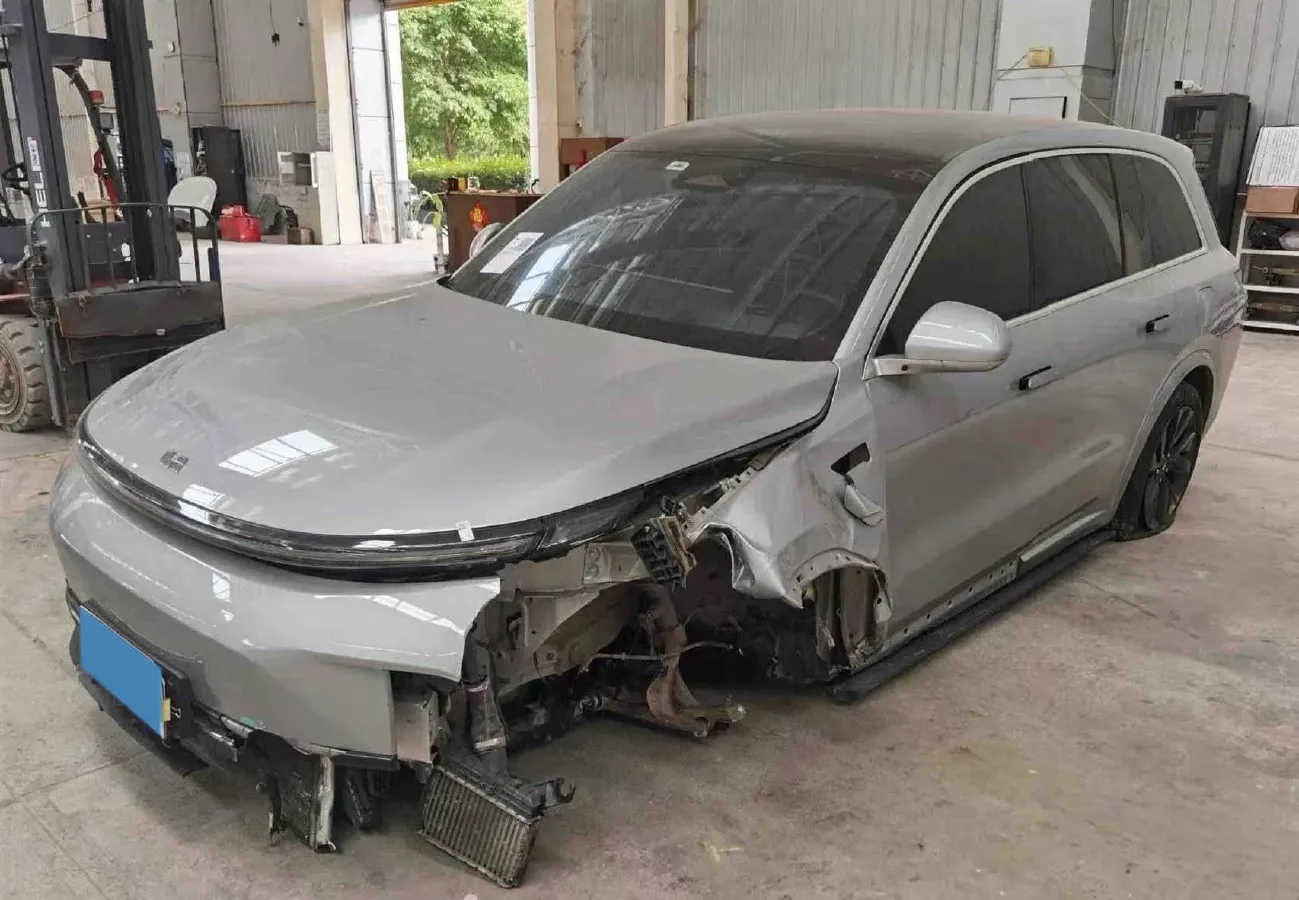 2023 Li L8 Range Extended 154HP REEV 40.9KWH,autocango,china used car exporter,china ev exporter,chinese used car exporter,chinese used ev exporter