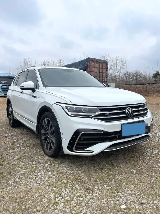 2024 Volkswagen Tiguan L 2.0T 186HP L4 7DCT,autocango,china used car exporter,china ev exporter,chinese used car exporter,chinese used ev exporter