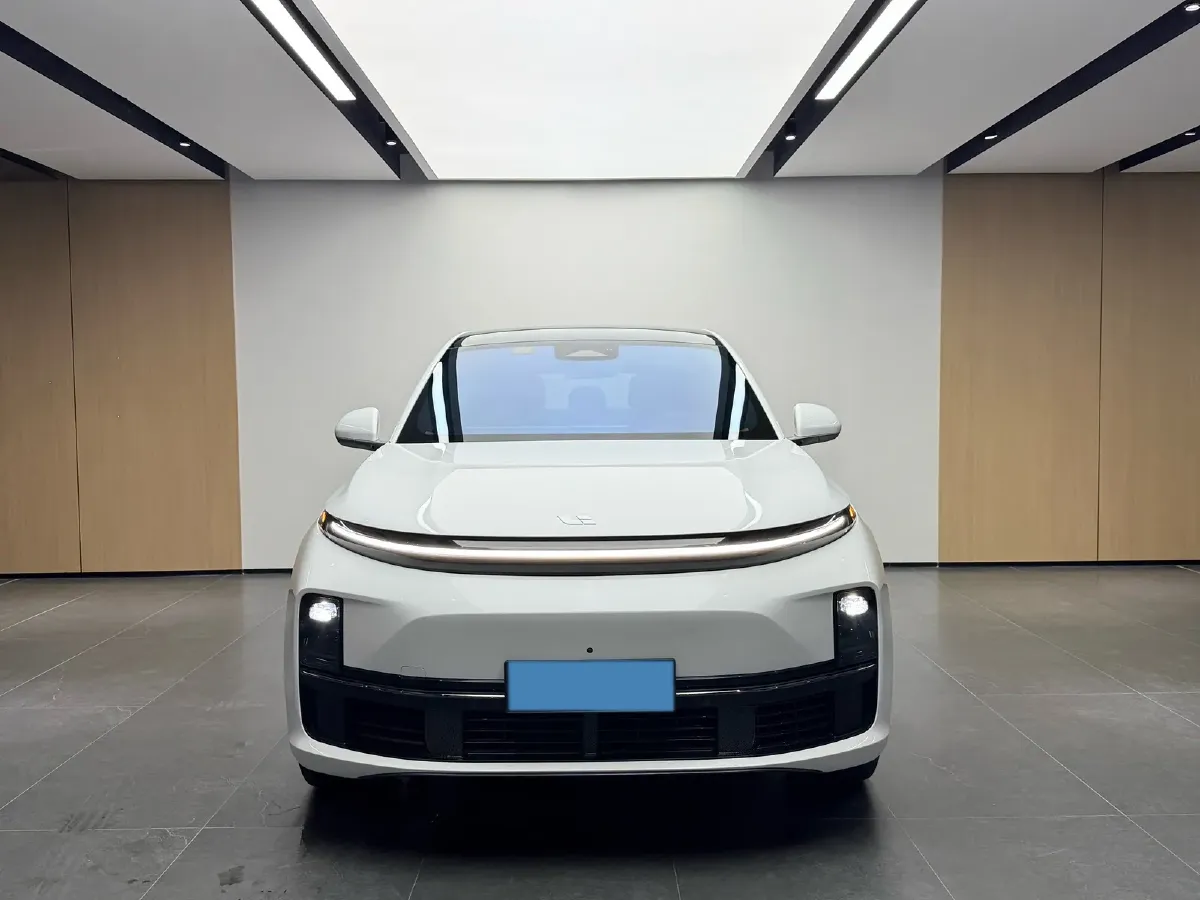 2023 Li L7 Range Extended 154HP REEV 40.9KWH,autocango,china used car exporter,china ev exporter,chinese used car exporter,chinese used ev exporter