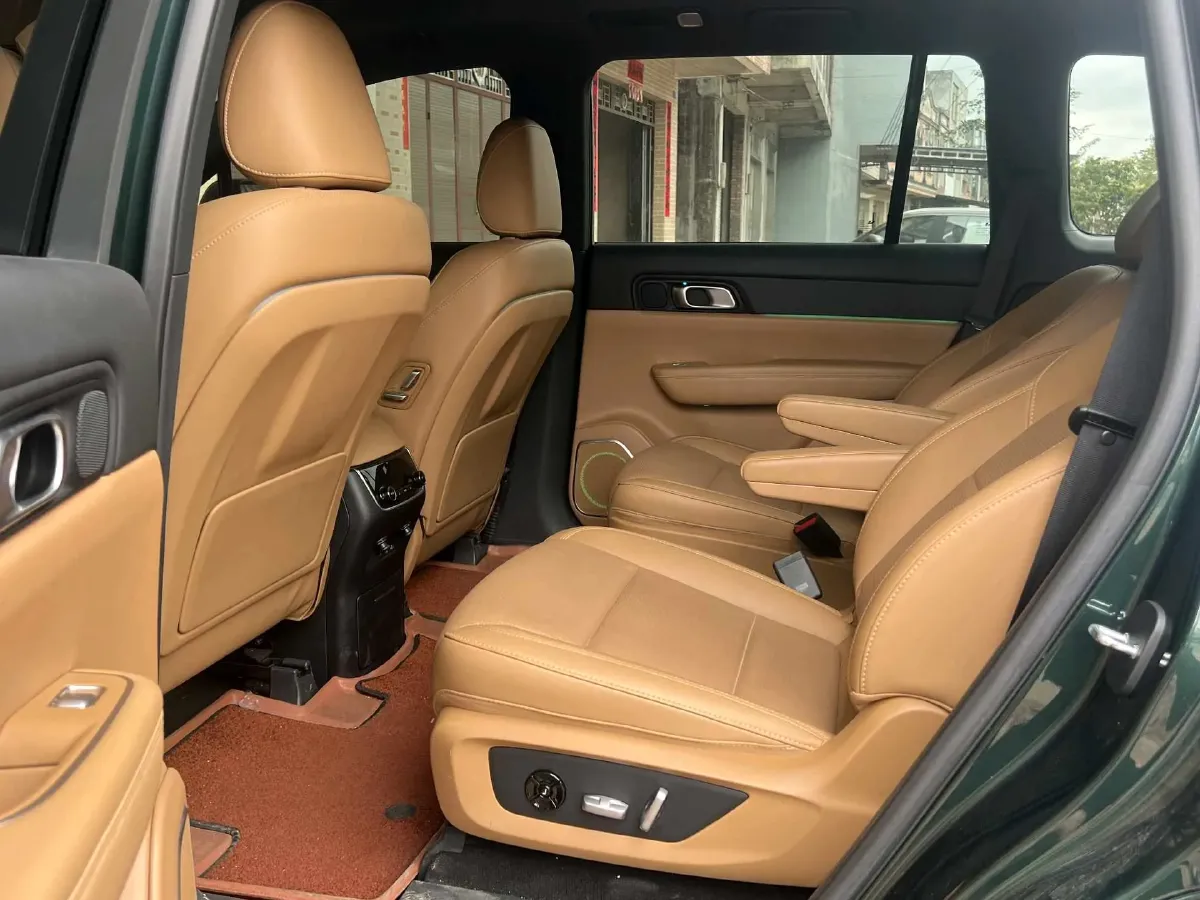 2021 Li ONE Range Extended 131HP REEV 40.5KWH,autocango,china used car exporter,china ev exporter,chinese used car exporter,chinese used ev exporter