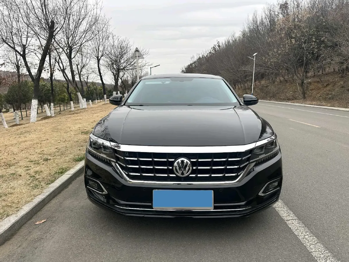 2020 Volkswagen Passat 2.0T 220HP L4 7DCT,autocango,china used car exporter,china ev exporter,chinese used car exporter,chinese used ev exporter
