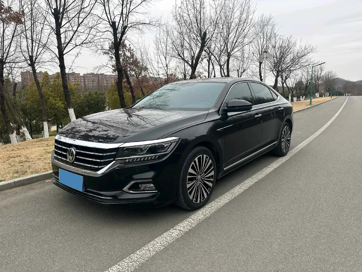 2020 Volkswagen Passat 2.0T 220HP L4 7DCT,autocango,china used car exporter,china ev exporter,chinese used car exporter,chinese used ev exporter