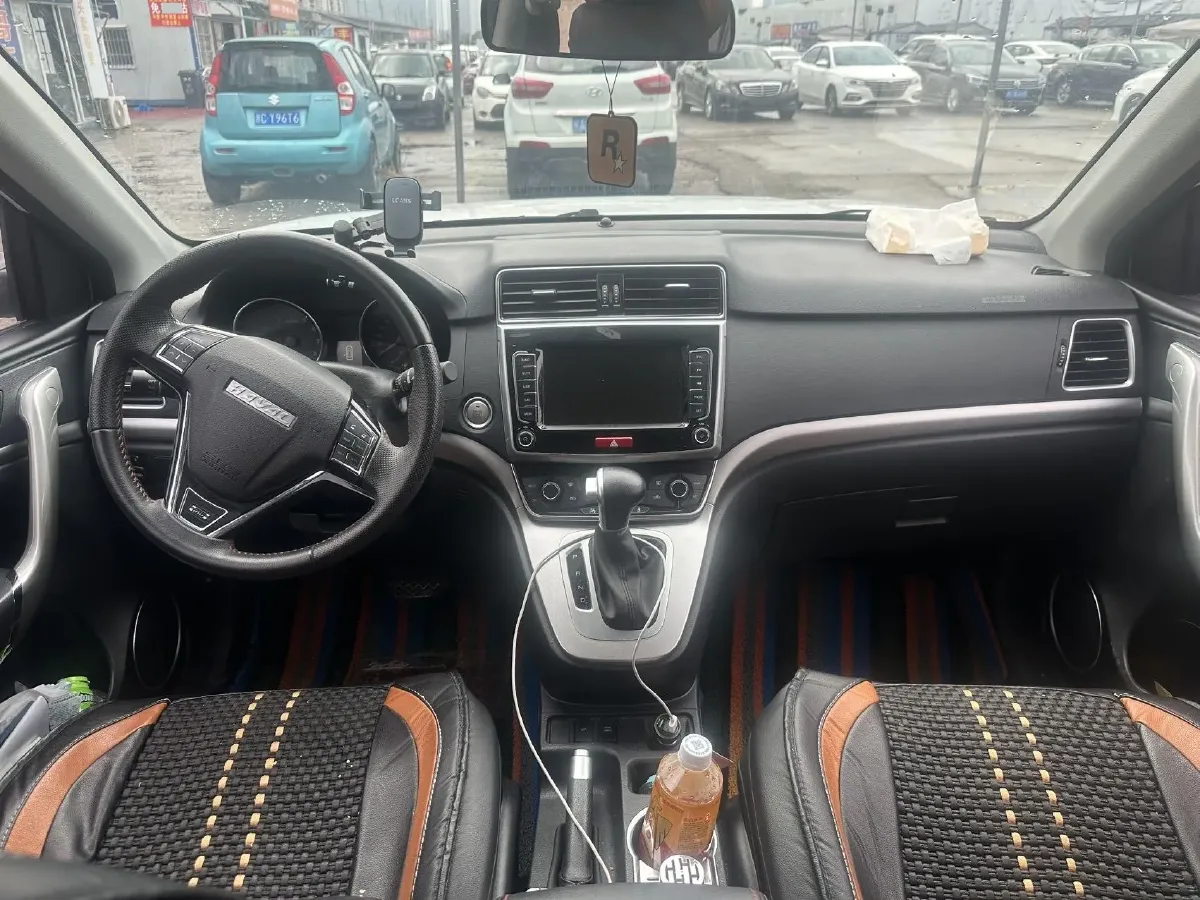 2019 Haval M6 1.5T 150HP L4 7DCT,autocango,china used car exporter,china ev exporter,chinese used car exporter,chinese used ev exporter