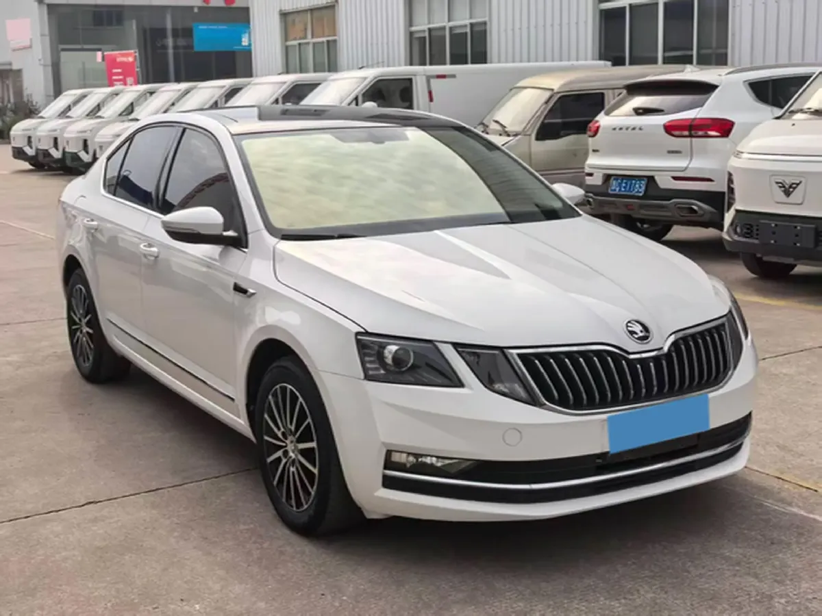 2019 Skoda Octavia 1.5L 116HP L4 6AT,autocango,china used car exporter,china ev exporter,chinese used car exporter,chinese used ev exporter