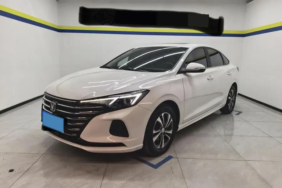 2022 ChangAn Eado 1.6L 128HP L4 5MT,autocango,china used car exporter,china ev exporter,chinese used car exporter,chinese used ev exporter