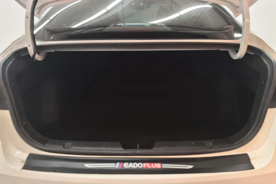 2022 ChangAn Eado 1.6L 128HP L4 5MT,autocango,china used car exporter,china ev exporter,chinese used car exporter,chinese used ev exporter