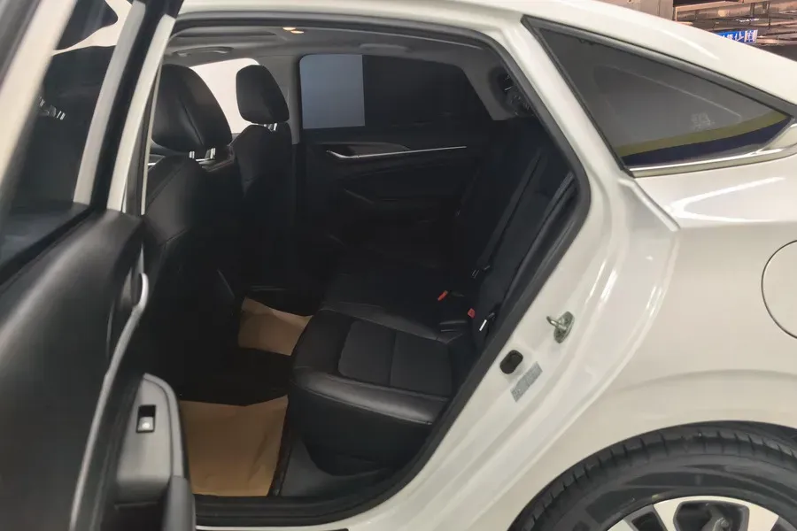 2022 ChangAn Eado 1.6L 128HP L4 5MT,autocango,china used car exporter,china ev exporter,chinese used car exporter,chinese used ev exporter