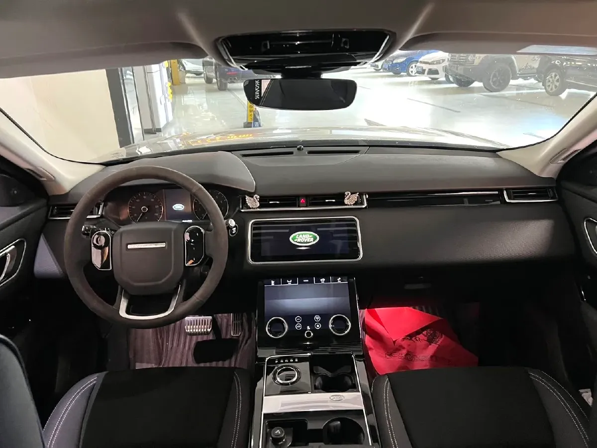 2018 Land Rover Discovery 2.0T 300HP L4 8AT,autocango,china used car exporter,china ev exporter,chinese used car exporter,chinese used ev exporter