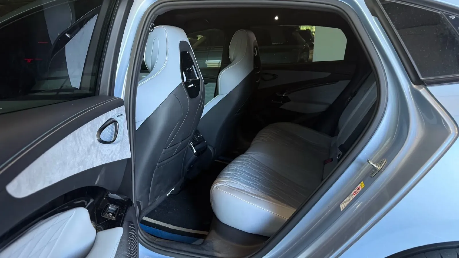 2022 AITO AITO M5 Range Extended 125HP REEV 40KWH,autocango,china used car exporter,china ev exporter,chinese used car exporter,chinese used ev exporter