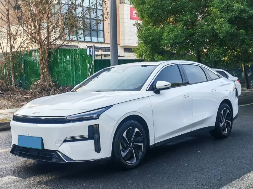 2024 Geely Galaxy L6 1.5T 163HP L4 3DHT PHEV,autocango,china used car exporter,china ev exporter,chinese used car exporter,chinese used ev exporter