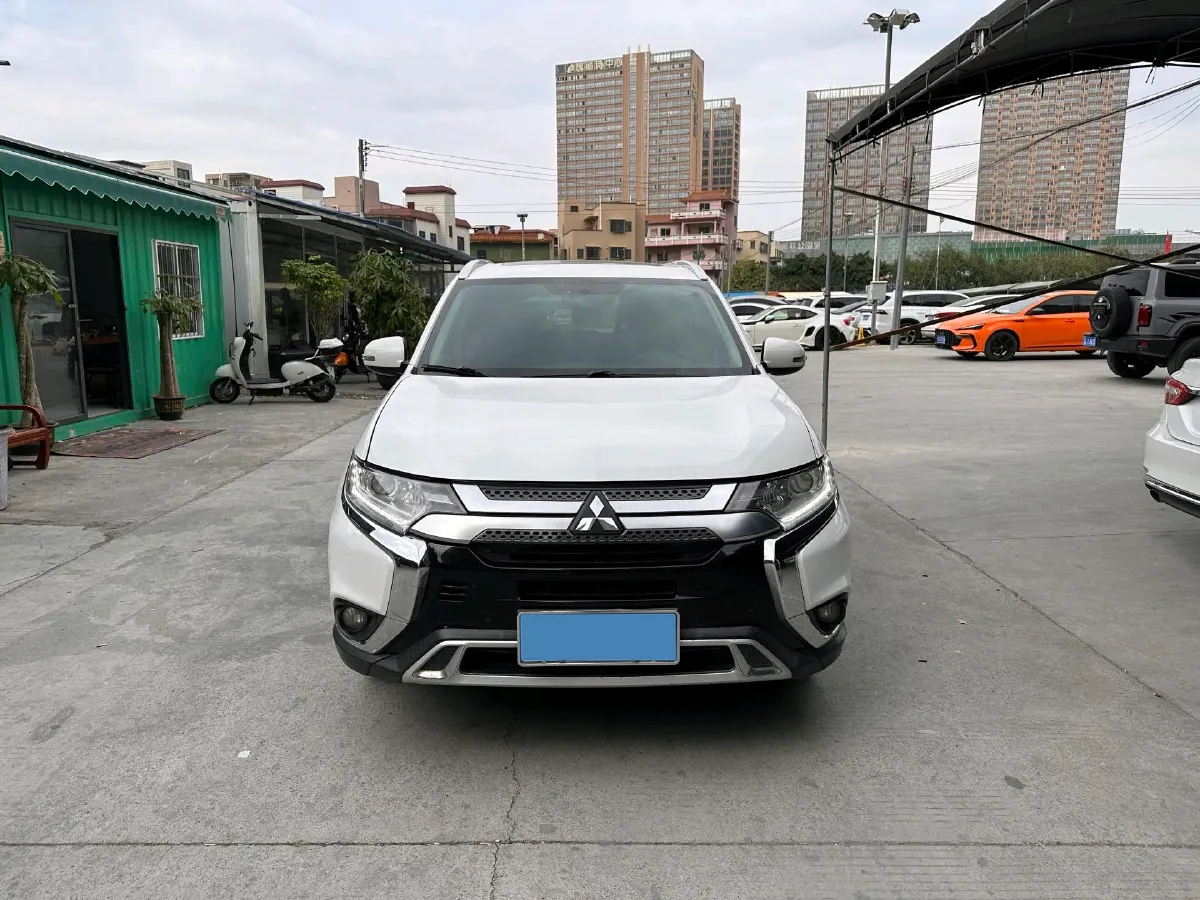 2019 Mitsubishi Outlander 2.0L 166HP L4 CVT,autocango,china used car exporter,china ev exporter,chinese used car exporter,chinese used ev exporter