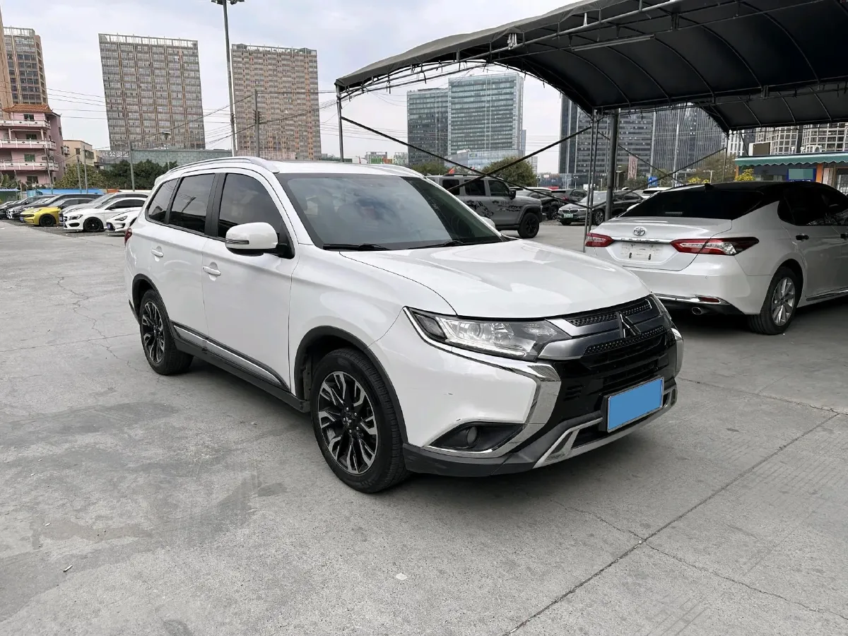 2019 Mitsubishi Outlander 2.0L 166HP L4 CVT,autocango,china used car exporter,china ev exporter,chinese used car exporter,chinese used ev exporter